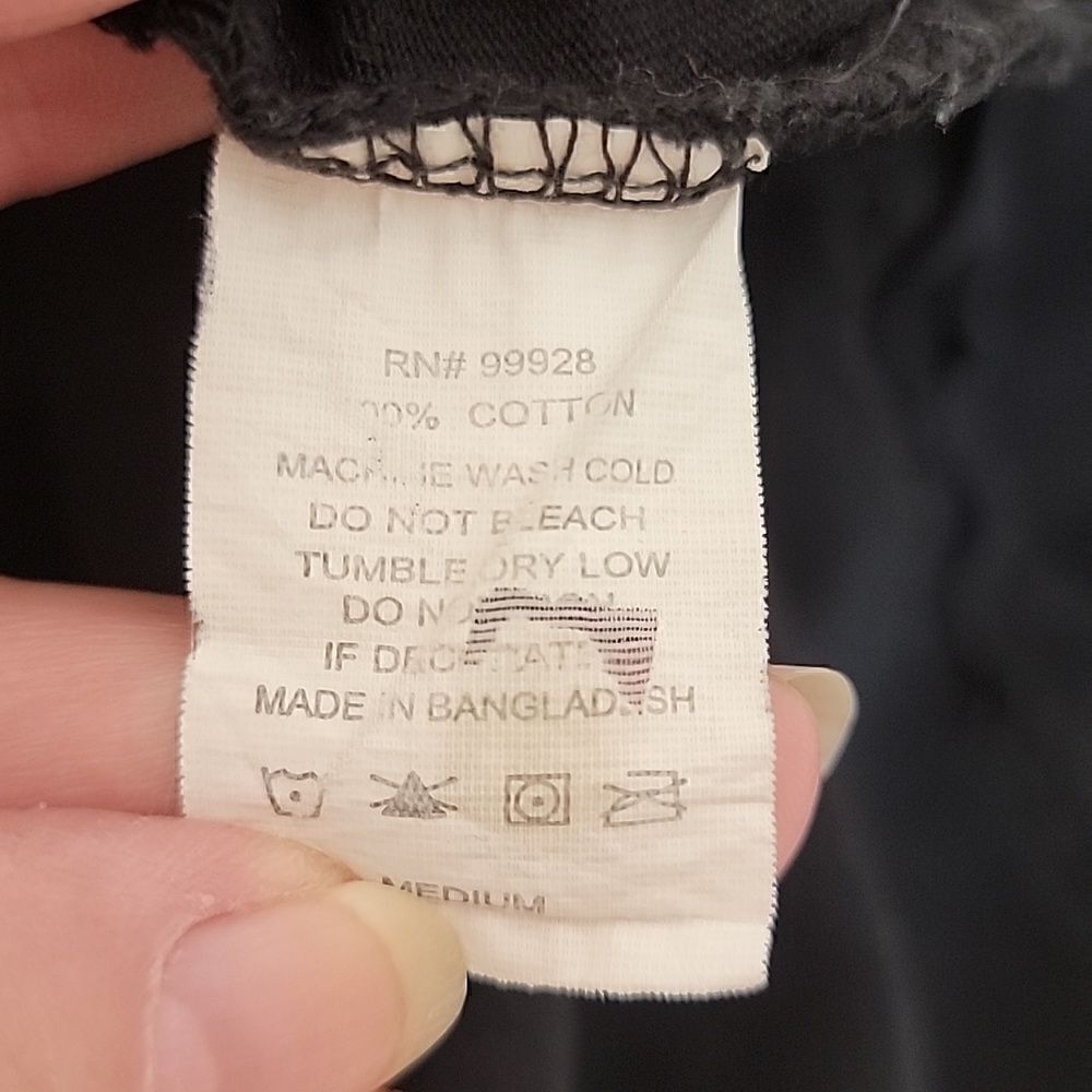 DK. Bottoms Up Tee. Size Med. - Picture 9 of 9